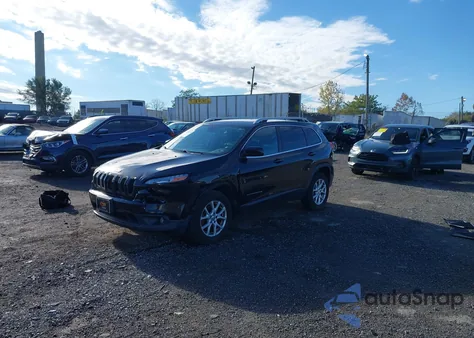 2015 Jeep Cherokee Latitude z USA, uszkodzony, nr VIN 1C4PJMCS1FW624301